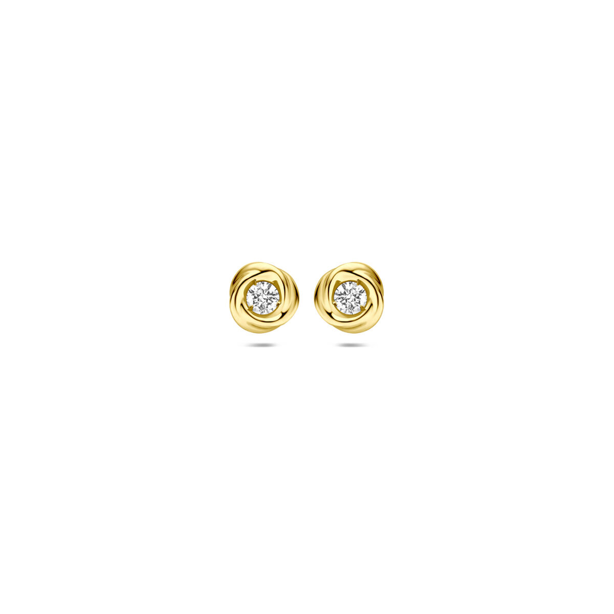 14k Geelgouden oorknoppen met lab grown diamant. Het totale diamantgewicht is 0.10ct. De oorknoppen hebben een diameter van 5mm.
Lab grown diamanten zijn diamanten die ontstaan in een laboratorium. Onder extreem hoge druk en temperatuur wordt het natuurlijk ontstaansproces nagebootst met als eindresultaat een diamant met dezelfde chemische eigenschappen maar met een andere oorsprong.