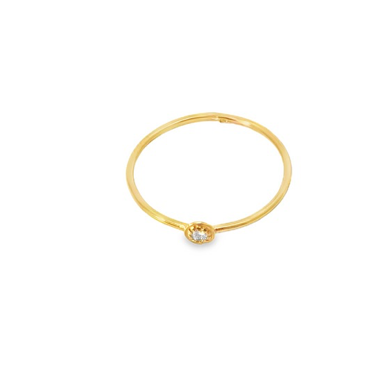Dieser Ring,  besteht aus 750er Gold und enth&auml;lt einen Brillanten von 0,03 Karat. Er geh&ouml;rt zur Kategorie Schmuck und ist in der Gr&ouml;&szlig;e 52 erh&auml;ltlich. Ideal f&uuml;r elegante Anl&auml;sse, sollte er am Ringfinger getragen werden, um seinen Glanz und Charme optimal zur Geltung zu bringen. Perfekt als Geschenk oder f&uuml;r den Eigengebrauch.