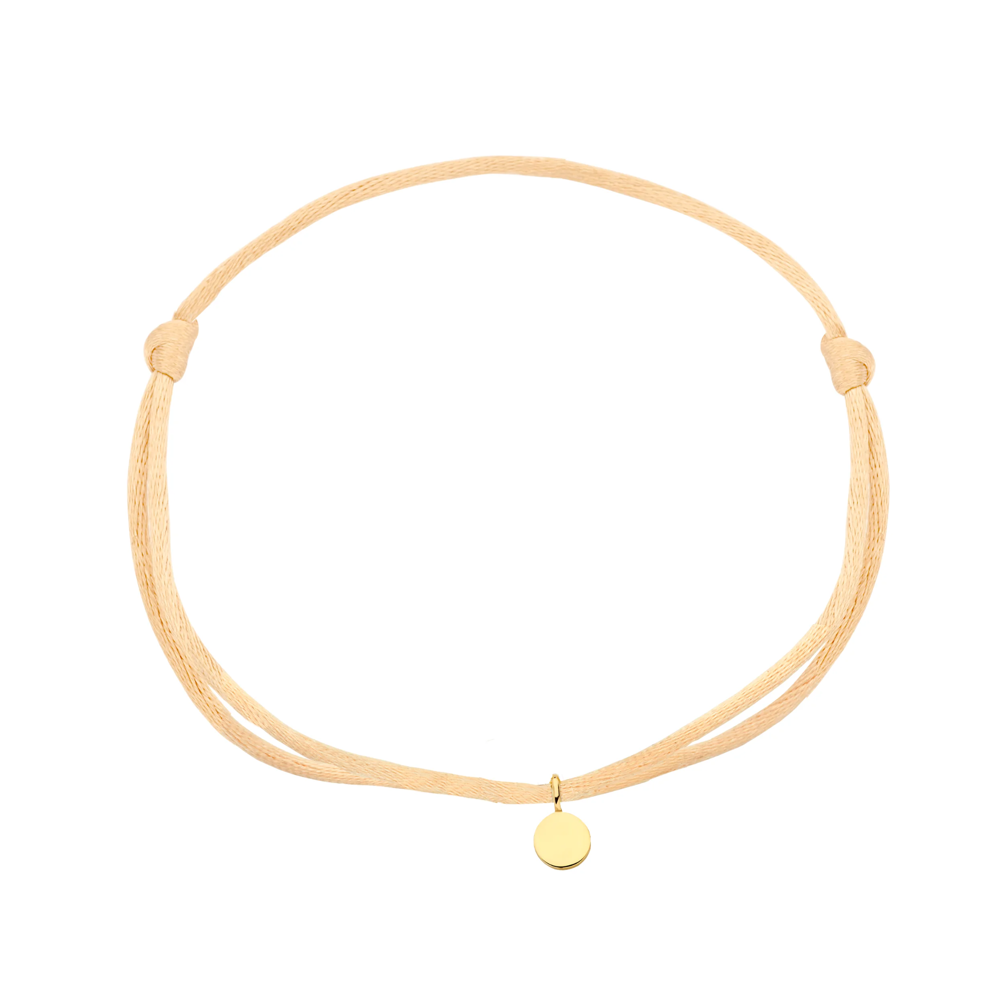 De Minioro Satijnen Armband, is een verfijnde toevoeging aan uw sieradenverzameling. Deze satijnen armband straalt elegantie uit en is perfect voor zowel casual als formele gelegenheden. Draag hem solo voor een minimalistische look of combineer met andere armbanden voor een trendy uitstraling. Een veelzijdig accessoire voor elke gelegenheid.