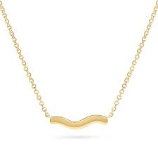 Dit juweel is een ketting in plaque met een golvend tussenstukje, uit de reeks Ellera