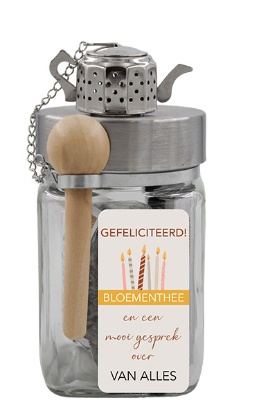BLOEMENTHEE: groene thee, klassiek gearomatiseerd met verse jasmijn. Vol, geurig en bloemig. 20 gram biologische groene jasmijnthee.