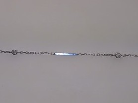 Das Produkt Armband Silber 925 rh Zirkonia, Modellnummer 26-376, besteht aus hochwertigem 925er Sterlingsilber und verf&uuml;gt &uuml;ber funkelnde Zirkoniasteine. Es misst 190 mm und ist ein elegantes Schmuckst&uuml;ck, das sich hervorragend f&uuml;r besondere Anl&auml;sse eignet. Tragen Sie es am besten allein oder in Kombination mit anderen Silberarmb&auml;ndern, um einen stilvollen Look zu erzielen.
