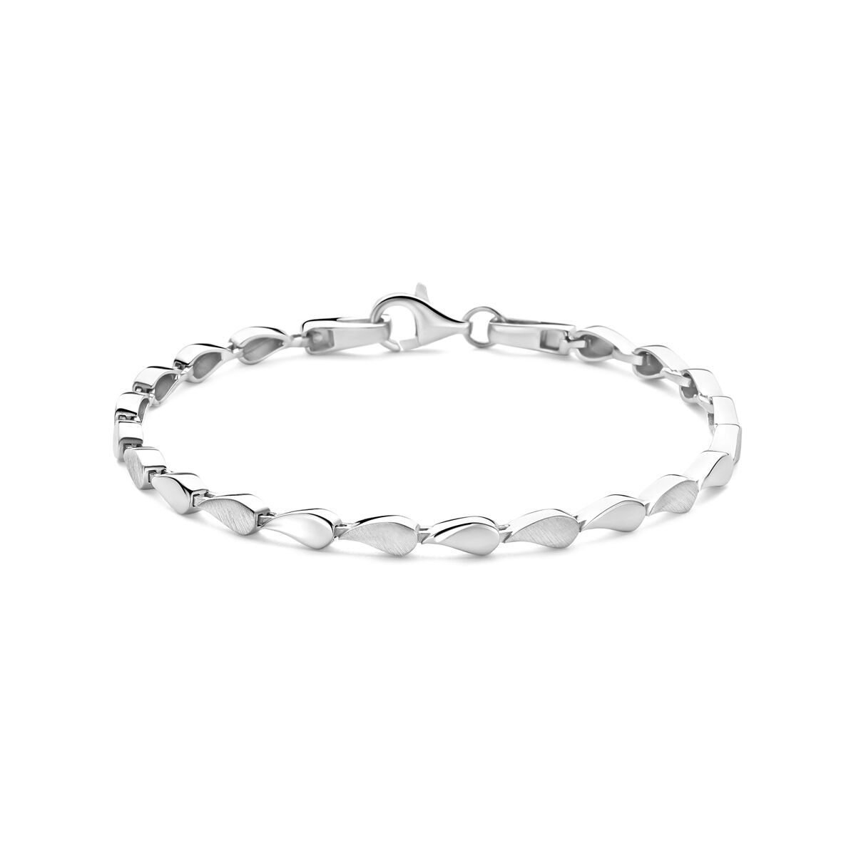 Gerhodineerd 925 zilveren armband met een schakelbreedte van 3,7mm. De armband heeft een draaglengte van 19cm. Uitgevoerd met karabijnsluiting.