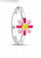 Bellini zilveren ring in de vorm van een bloem met roze details. De oorstekers zijn onderdeel van een set. Maak de set compleet met de bijpassende oorsieraden en collier. Alle Bellini kindersieraden worden geleverd in het bijbehorende roze buideltje en zijn een perfect cadeau voor een verjaardag, zwemdiploma, communie of andere feestelijke gelegenheid. Bellini for kids is een sieradenlijn welke speciaal voor de jonge meisjes is ontworpen. De gehele Bellini collectie is gemaakt van het eerste gehalte zilver (925) en voorzien van zirkonia's of vrolijk gekleurd emaille.