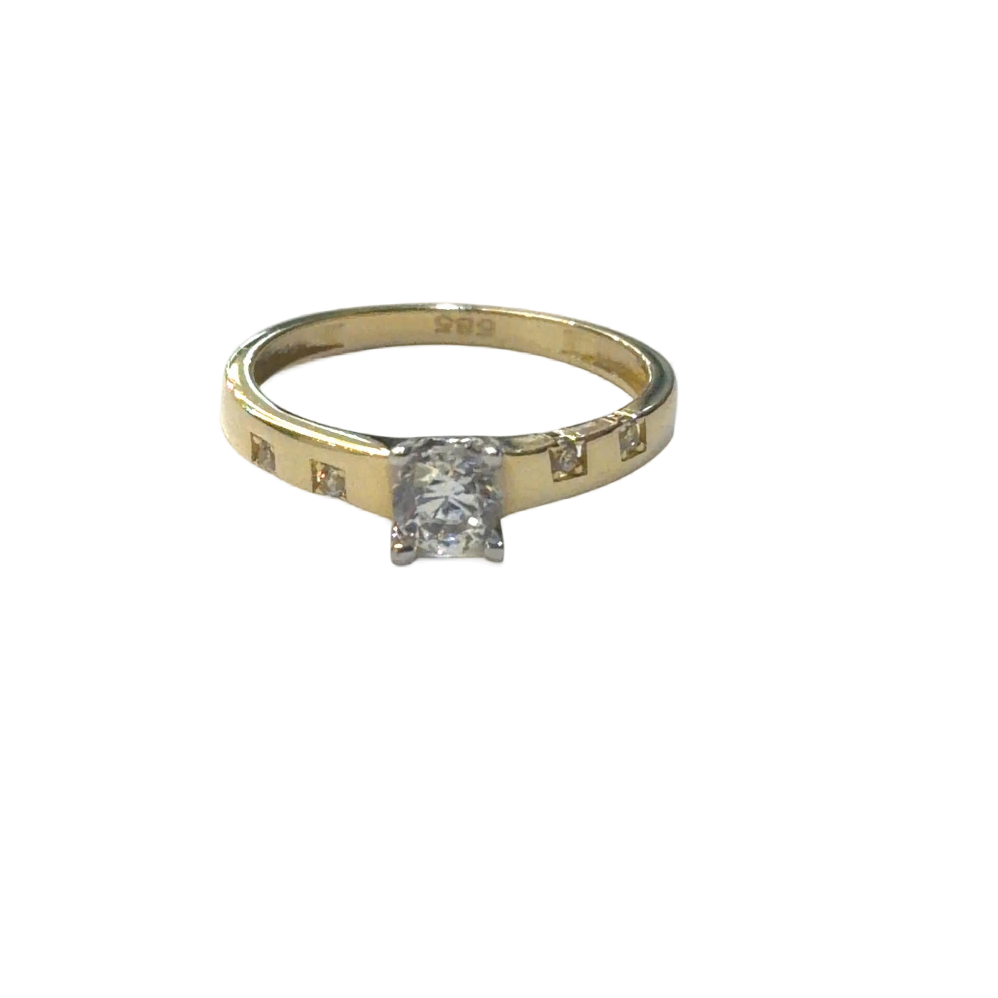 Deze verlovingsring met modelnummer 000219 is een verfijnd juweel van een niet-gedefinieerd merkm met een ringmaat van 50. De ring is gemaakt van 14-karaats goud en heeft een prachtige goudkleur. Perfect voor een verloving, kan deze ring stijlvol worden gedragen als een symbool van eeuwige liefde en toewijding.

Beste manier om te dragen: Draag deze verfijnde verlovingsring dagelijks aan de ringvinger van je linkerhand als symbool van liefde en toewijding.