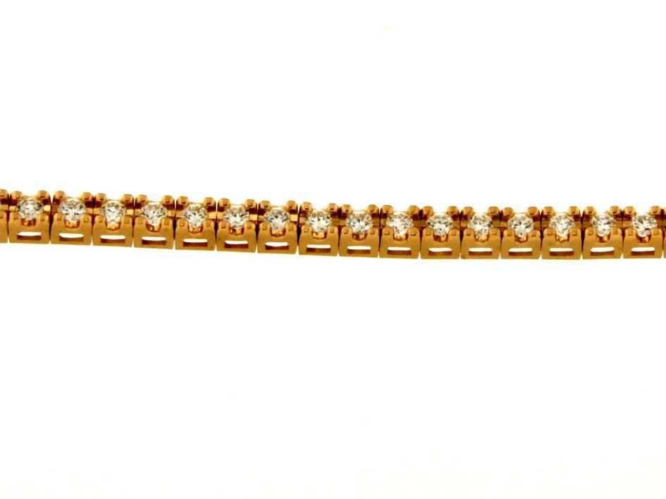 Elegante Giorgio Visconti armband in 18 karaat ros&eacute;goud, verfijnd afgewerkt met schitterende briljanten in een tijdloos rivi&egrave;re-design. Een luxueus Italiaans juweel dat klasse en exclusiviteit uitstraalt.