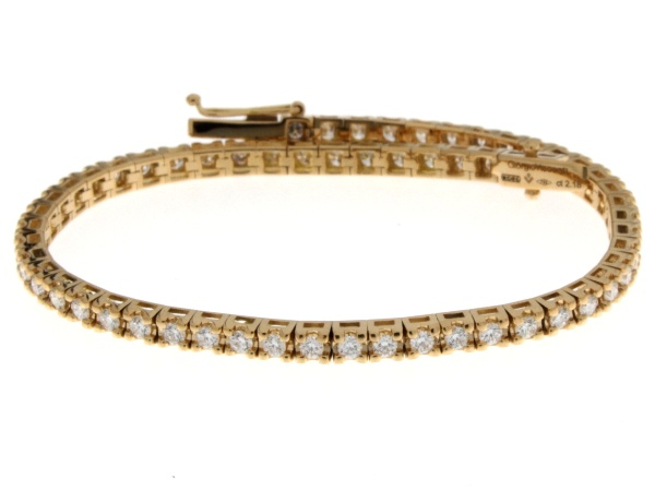 Stijlvolle armband van Giorgio Visconti in 18 karaat ros&eacute;goud, bezet met fonkelende diamanten en afgewerkt met een verfijnde Italiaanse touch. Een elegant juweel dat luxe en tijdloze schoonheid perfect combineert.