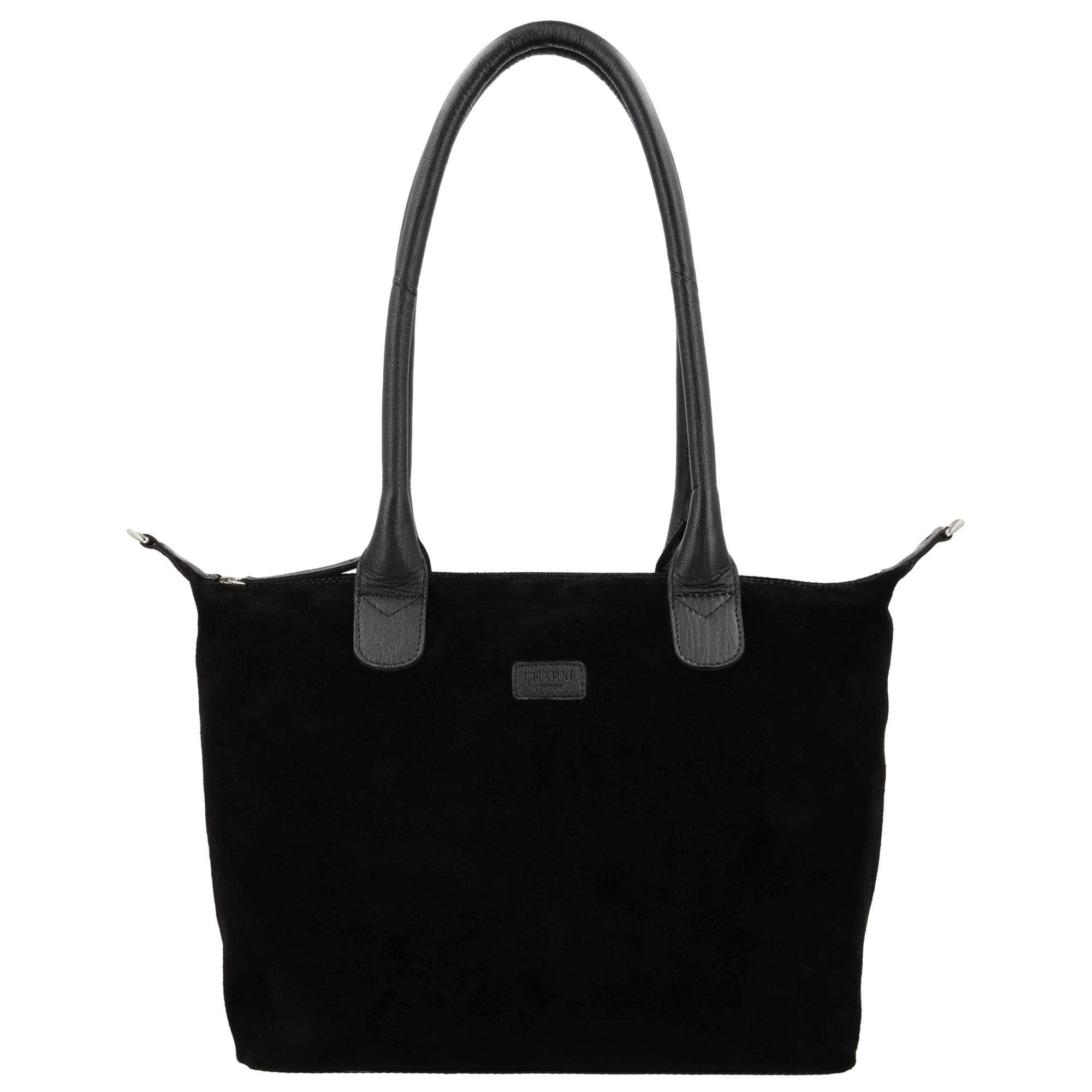 De Charm London Buckingham Royale Shopper is een elegante en luxe tas met een zachte su&egrave;de look, prachtig afgewerkt met leren details. De shopper sluit met een rits zodat je je spullen veilig opbergt en de tas een nette, stijlvolle uitstraling behoudt. Binnenin vind je twee insteekvakken en een ritsvak waarmee je je essentials overzichtelijk meeneemt.

Aan de achterkant zit een extra ritsvak voor items die je snel wilt pakken. Dankzij de lange afneembare en verstelbare schouderband draag je de shopper op de manier die jij prettig vindt, in de hand, over de schouder of crossbody.

Kenmerken:


&bull; Luxe shopper met su&egrave;de look
&bull; Afgewerkt met leren details
&bull; Sluiting met ritssluiting
&bull; Twee insteekvakken aan de binnenkant
&bull; Binnenvak met rits
&bull; Achterritsvak
&bull; Lange afneembare en verstelbare schouderband