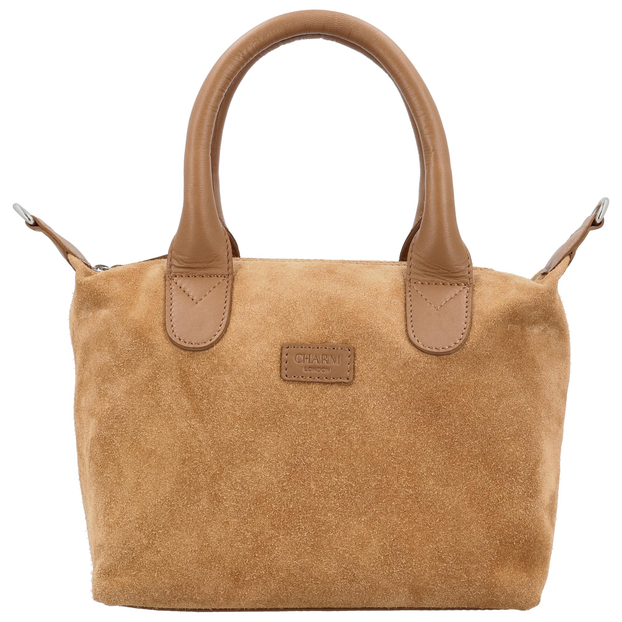 De Charm London Buckingham Royale Handtas is een elegante en luxe tas van su&egrave;de, mooi afgewerkt met leren details. De tas sluit met een rits zodat je je spullen veilig opbergt en de stijlvolle uitstraling behouden blijft. Binnenin vind je een ritsvak waarmee je je essentials netjes en overzichtelijk meeneemt.

De handtas wordt geleverd met een verstelbare en afneembare schouderband waardoor je haar zowel in de hand, over de schouder als crossbody kunt dragen. Het compacte en chique ontwerp maakt deze tas ideaal voor dagelijks gebruik of een speciale gelegenheid.

Kenmerken:


&bull; Luxe handtas van su&egrave;de
&bull; Afgewerkt met leer
&bull; Sluiting met ritssluiting
&bull; Binnenvak met rits
&bull; Verstelbare en afneembare schouderband