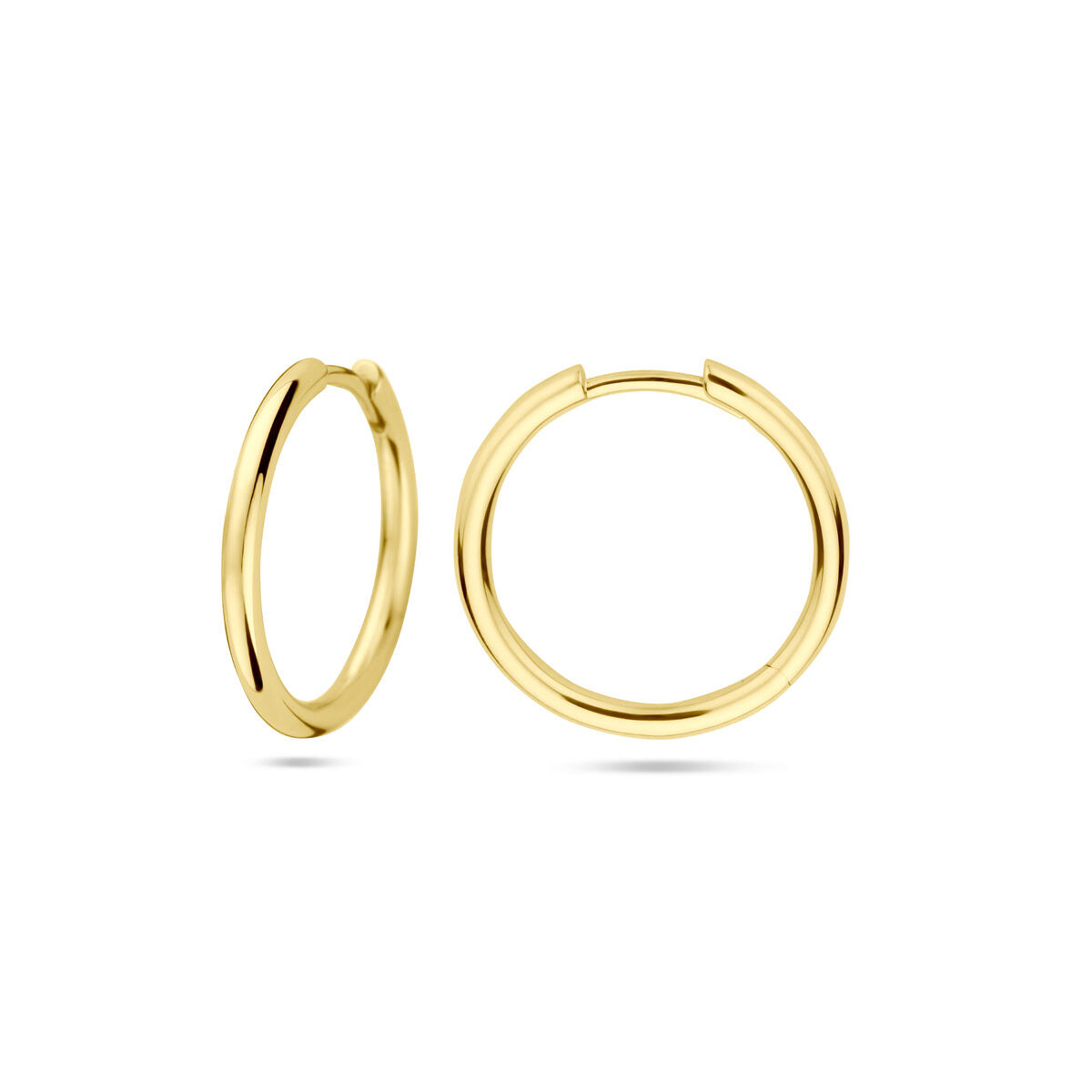 14 Karaats Geelgouden Klap Oorringen van 2mm dikte en een diameter van 18mm.