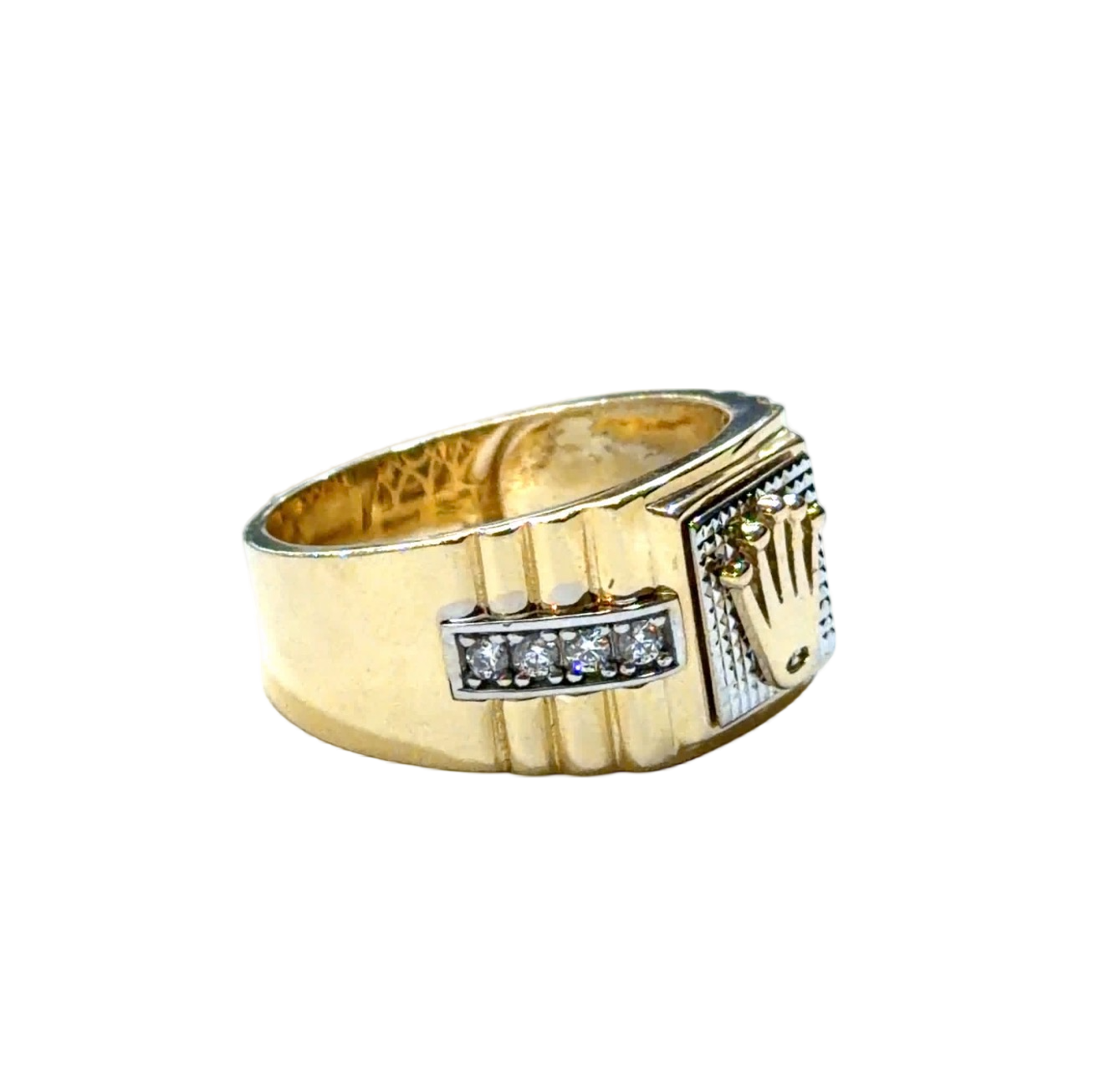 Deze prachtige ring met modelnummer 000125 uit de categorie 'Sieraad' straalt luxe uit. Het is een goudkleurige ring, vervaardigd van 14-karaats goud. De ringmaat is 64. Draag deze verfijnde ring als een statement piece om elke outfit te verfraaien, of combineer het subtiel met andere gouden sieraden voor een elegante look.
