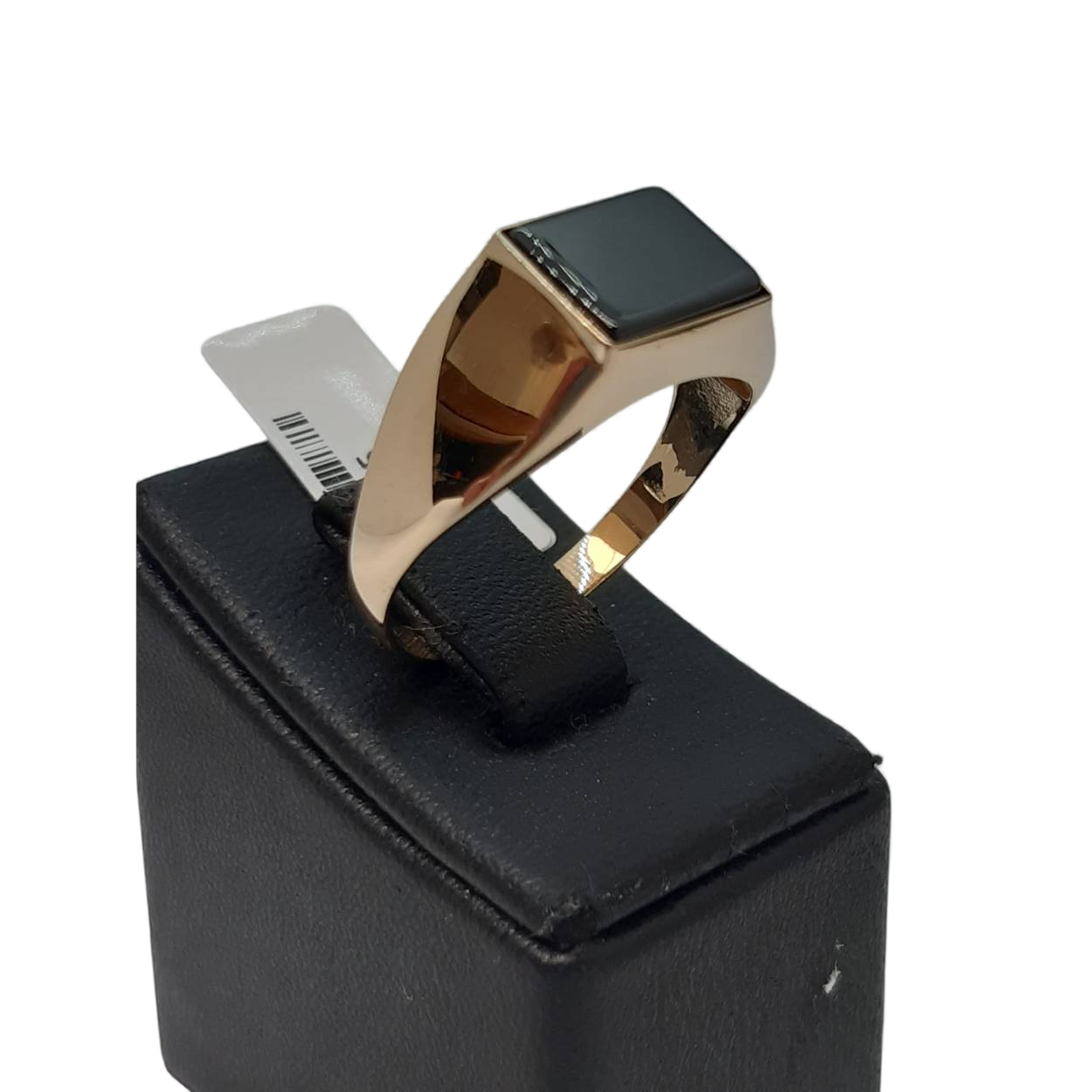 De Gouden Herenring 14k met Stenen, modelnummer BREA-0001223, is een verfijnde gouden ring van 14 karaat met een glanzende afwerking. De ring is maat 58 en heeft een gouden kleur. Deze ring voegt elegantie toe aan elke gelegenheid en is het beste te dragen als tijdloos accessoire bij zowel formele als casual outfits.