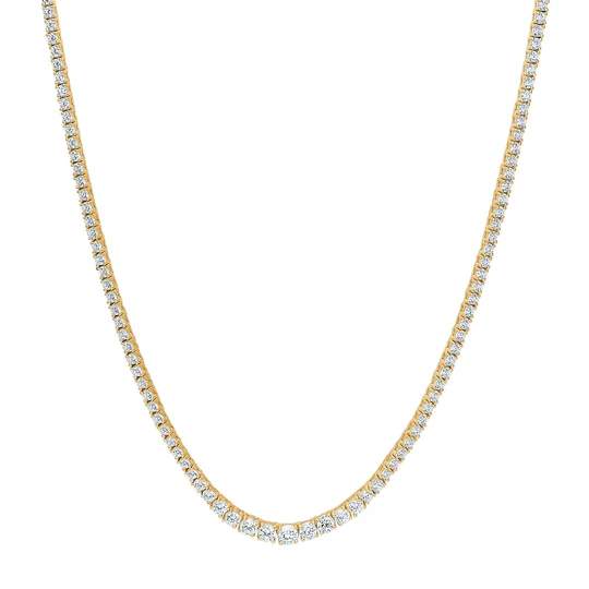 Die Vergoldete Silber Halskette RIKKENOR,bietet zeitlose Eleganz und stilvolles Design. Gefertigt aus hochwertigem Silber mit einer luxuri&ouml;sen Vergoldung, ist sie ein vielseitiges Schmuckst&uuml;ck. Tragen Sie sie f&uuml;r einen eleganten Abend oder als t&auml;gliches Highlight. Kombinieren Sie die Kette mit passenden Anh&auml;ngern, um Ihren individuellen Stil zu unterstreichen. Perfekt f&uuml;r jeden Anlass.