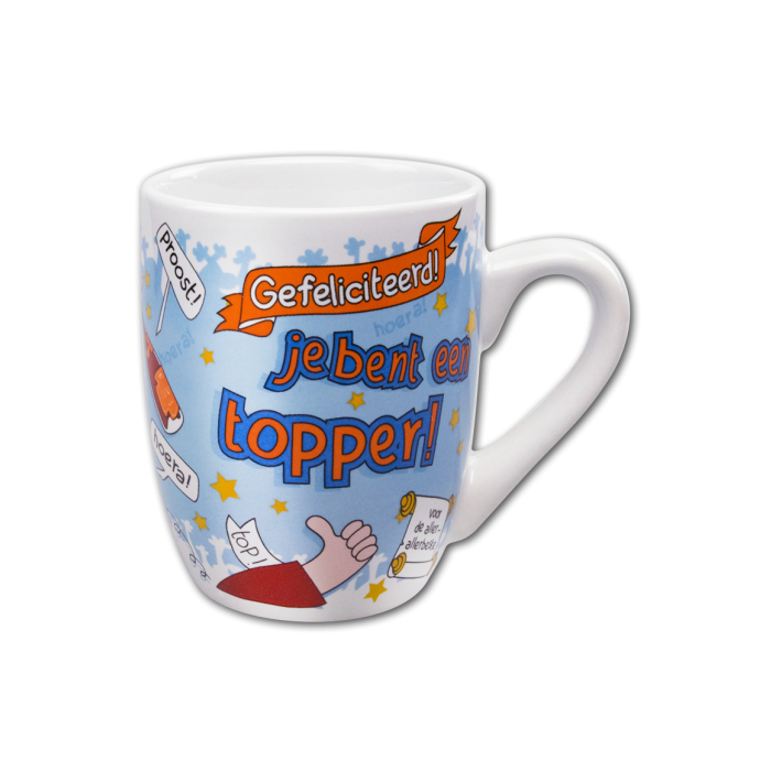 De Cartoonmok &ndash; Geslaagd Topper is een vrolijke en opvallende geslaagd mok met een speelse cartoonstijl. De combinatie van een grappige tekening en de tekst Geslaagd topper maakt deze mok een leuk en positief cadeau voor iemand die een diploma heeft behaald.

De mok is gemaakt van stevig keramiek en valt dankzij het unieke ontwerp direct op in de winkel. Ideaal als cadeau tijdens een geslaagd feestje of diploma-uitreiking.