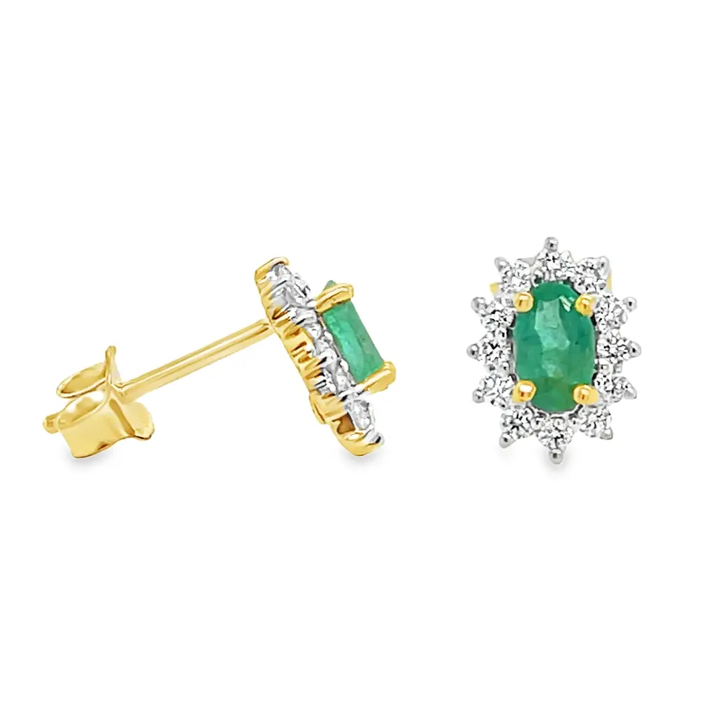 14KRT OORKNOPPEN MET SMARAGD EN DIAMANT 0.24CRT