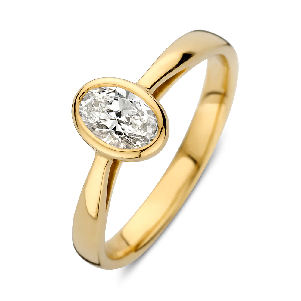 De Aurore gouden ring is een verfijnd sieraad vervaardigd uit 18-karaats goud. Met een ovale labdiamant van 0,75 karaat (kleur G, zuiverheid VS1) is deze ring een toonbeeld van elegantie. Draag hem op zijn best aan de ringvinger voor een chique uitstraling bij zowel formele als informele gelegenheden.