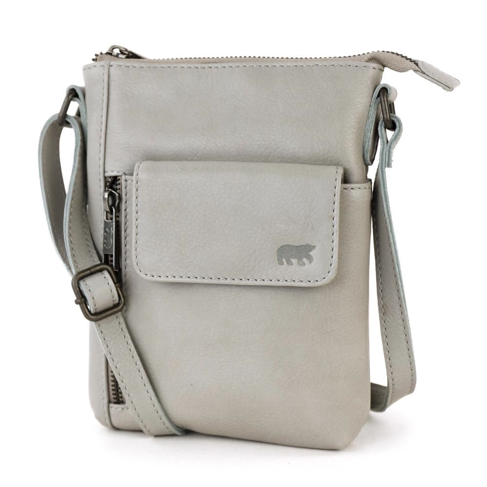 Davide Crossbody Tas 
De Davide crossbody tas combineert stijl en functionaliteit in een compact ontwerp. Uitgevoerd in een elegante roze kleur, is deze tas perfect voor dagelijks gebruik of een avondje uit.

Aan de voorzijde bevindt zich een handige klep met ritssluiting voor extra veiligheid, terwijl de achterzijde is voorzien van een blinde sluiting &ndash; ideaal voor snelle, veilige toegang. De verstelbare schouderriem zorgt voor optimaal draagcomfort, afgestemd op jouw voorkeur.

Binnenin biedt de tas &eacute;&eacute;n ruim hoofdvak, aangevuld met een ritsvak en meerdere steekvakken, ideaal om pasjes en kleine essentials overzichtelijk op te bergen.

Afmetingen:
Hoogte 20cm x breed 16cm x diep 4cm