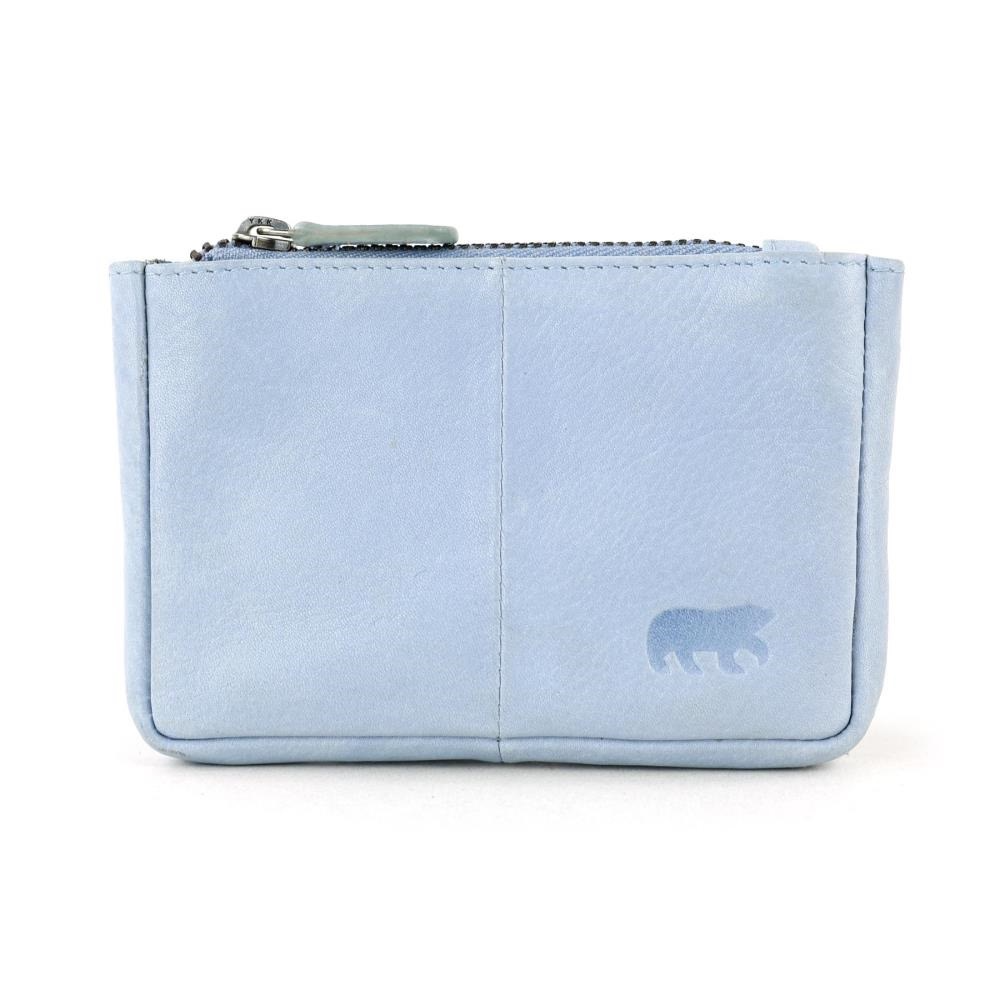 Sleutel Etui &ndash; 8 x 12 x 1 cm
Met twee sleutelringen, toprits en achterrits
Compact, praktisch en stijlvol: dit sleutel etui is de ideale oplossing om je sleutels veilig en overzichtelijk op te bergen. Dankzij het slimme ontwerp met twee sleutelringen en meerdere ritsvakken heb je alles snel bij de hand.
Kenmerken:
Afmetingen: 8 x 12 x 1 cm
Twee stevige sleutelringen voor optimale organisatie
Toprits voor veilige opberging van sleutels
Achterrits voor muntgeld, pasjes of kleine essentials
Compact formaat &ndash; past gemakkelijk in tas of jaszak
Dit sleutel etui voorkomt krassen op je telefoon of andere spullen in je tas en zorgt ervoor dat je sleutels altijd netjes bij elkaar blijven. Perfect voor dagelijks gebruik.