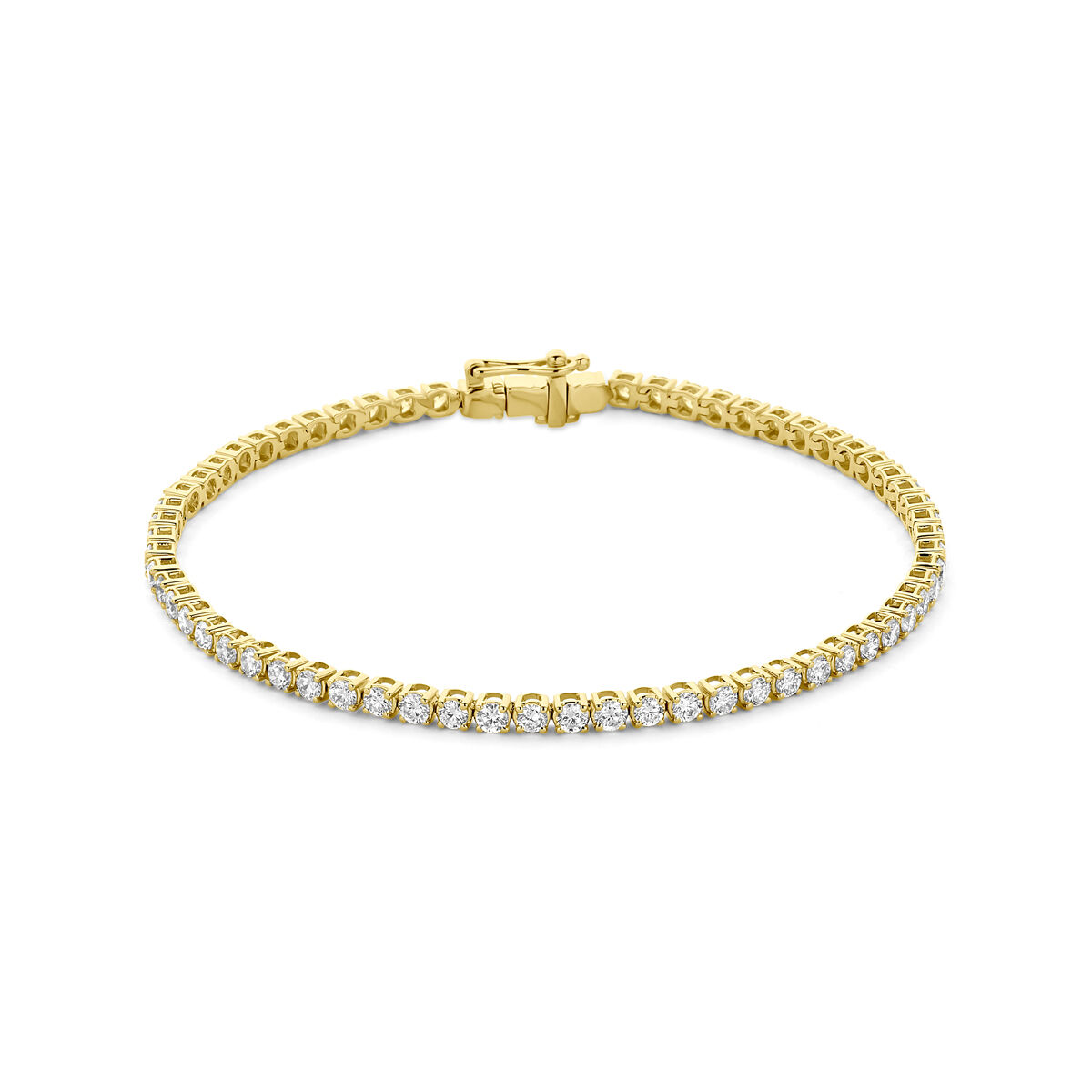 Dit luxueuze tennisarmband (modelnummer 35882/3CRT) is een verfijnd sieraad met 3.00ct F-kleur VS2 kwaliteit lab-gekweekte diamanten, briljant geslepen. Gemaakt van 14 karaats goud, straalt het elegantie en klasse uit. Ideaal voor dagelijks gebruik of speciale gelegenheden. Draag het solo voor een subtiele look of combineer met andere gouden sieraden voor extra glamour.