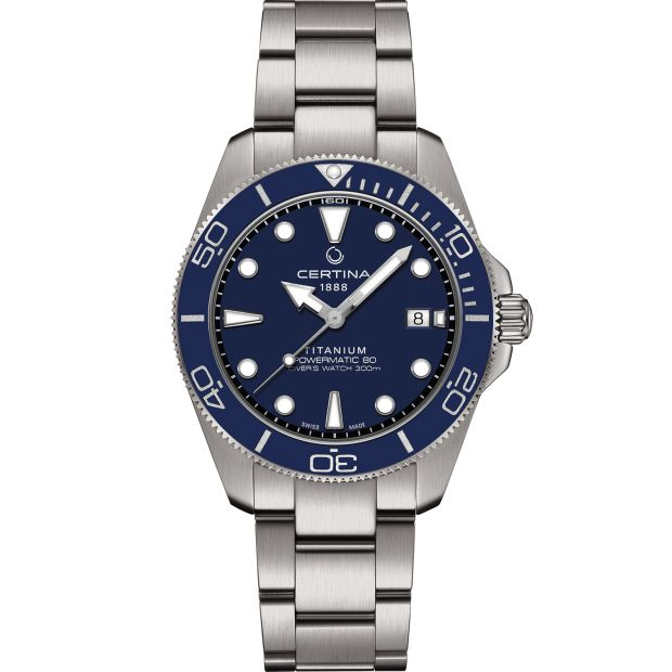 Certina - C0484074404100

Het horloge heeft een mechanisch uurwerk met automatische opwindfunctie dat geplaatst is in een titanium keramieken met kast. Op de blauwe wijzerplaat is analoge tijdsweergave zichtbaar. Aan de kast zit een grijze titanium horlogeband met een vouwsluiting.

Het mechanisch uurwerk met automatische opwindfunctie biedt u datum-aanduiding als tijdfunctie(s). De ronde horlogekast is 300m waterdicht en voorzien van een saffierglas.

Bijzonderheden

De schroefkroon van dit horloge garandeert een hogere mate van waterdichtheid. Ook wanneer het horloge al ouder is. Zo lang de schroefkroon is vastgedraaid, is het ook mogelijk om met dit horloge te watersporten.

Het Zwitserse Certina staat garant voor luxe kwaliteit. Niet alleen qua stijl onderscheidt Certina zich van de rest, ook de technologie is een belangrijk aspect van de Certina-filosofie. De door Certina volledig doorontwikkelde DS-technologie zorgt voor een optimale bescherming van het uurwerk op het gebied van schokken en waterdichtheid. Certina biedt een grote vari&euml;teit aan stijlen. Het merendeel van de door Certina vervaardigde horloges heeft een sportief tot zeer sportief karakter, zoals de dames- en herenhorloges uit de DS Podium-collectie. Maar met de Certina DS One en DS Powermatic spreekt de fabrikant ook tot de verbeelding van liefhebbers van traditioneel design.