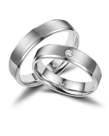 Sara.marrya ring met zirkonia op maat 54