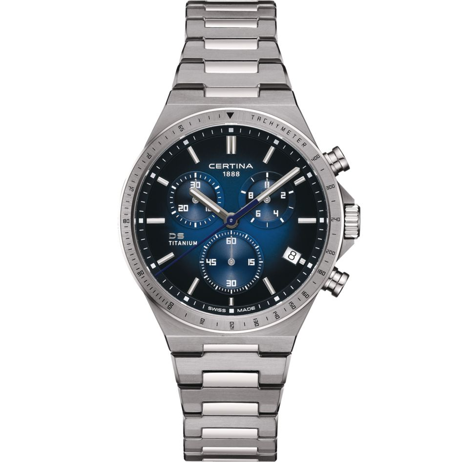 Certina herenhorloge - C0434174404100

Het horloge heeft een quartz-uurwerk dat geplaatst is in een titanium kast. Op de zwarte blauwe wijzerplaat is analoge tijdsweergave zichtbaar. Aan de kast zit een grijze titanium horlogeband met een vouwsluiting.

Het quartz-uurwerk biedt u datum-aanduiding als tijdfunctie(s). Daarnaast vindt u in het uurwerk een stopwatch-functie (chronograaf). De ronde horlogekast is 100m waterdicht en voorzien van een saffierglas.

Het Zwitserse Certina staat garant voor luxe kwaliteit. Niet alleen qua stijl onderscheidt Certina zich van de rest, ook de technologie is een belangrijk aspect van de Certina-filosofie. De door Certina volledig doorontwikkelde DS-technologie zorgt voor een optimale bescherming van het uurwerk op het gebied van schokken en waterdichtheid. Certina biedt een grote vari&euml;teit aan stijlen. Het merendeel van de door Certina vervaardigde horloges heeft een sportief tot zeer sportief karakter, zoals de dames- en herenhorloges uit de DS Podium-collectie. Maar met de Certina DS One en DS Powermatic spreekt de fabrikant ook tot de verbeelding van liefhebbers van traditioneel design.