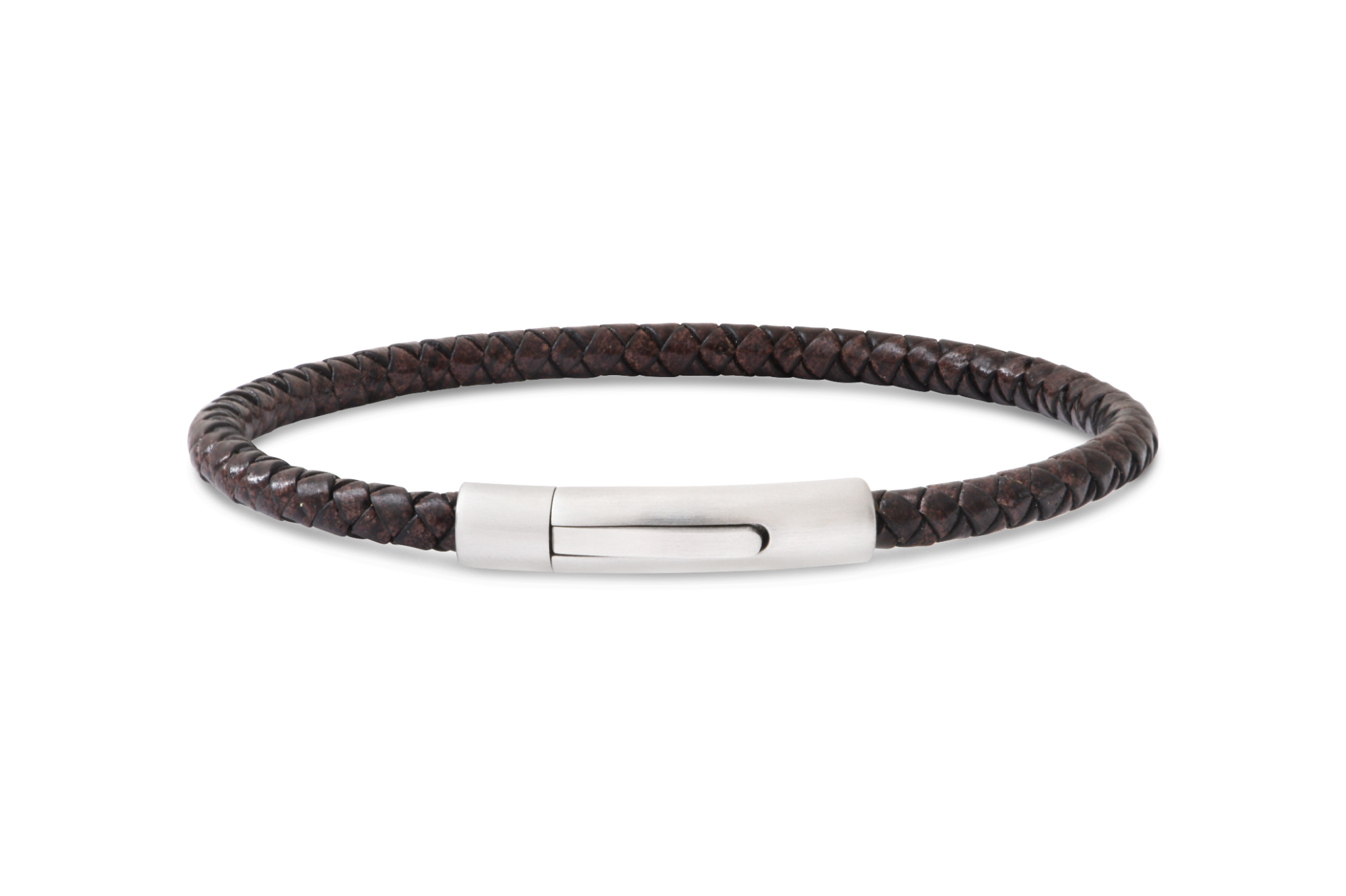 Armbanden leder donker bruin tress&eacute; stalen slot 4mm in medium en large