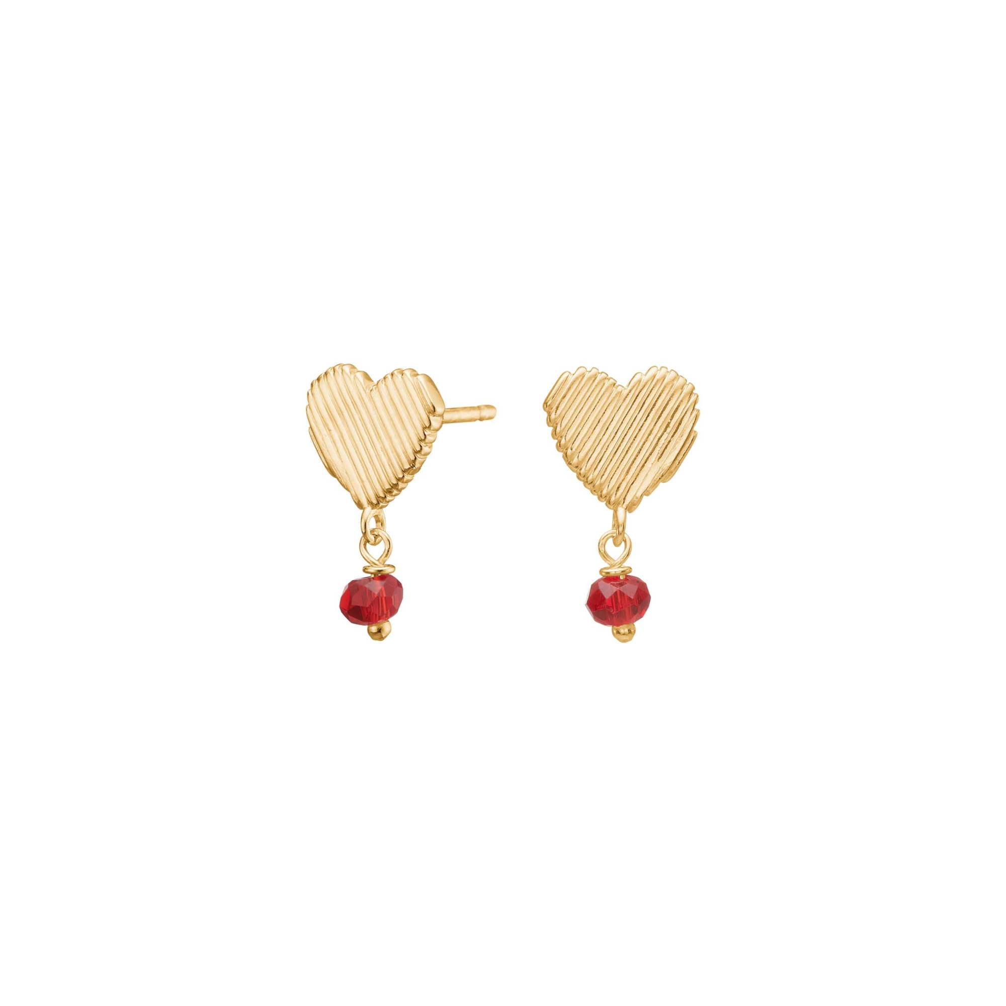 Die Ohrstecker Herz GP Glastein rot, Modellnummer 30260615900, zeichnen sich durch ein charmantes Herzdesign mit rotem Glastein aus. Ideal f&uuml;r romantische Anl&auml;sse oder den Alltag, setzen diese Ohrstecker elegante Akzente. Am besten kombiniert man sie mit l&auml;ssigen oder formellen Outfits, um einen Hauch von Farbe und Stil zu verleihen. Perfekt als Geschenk!