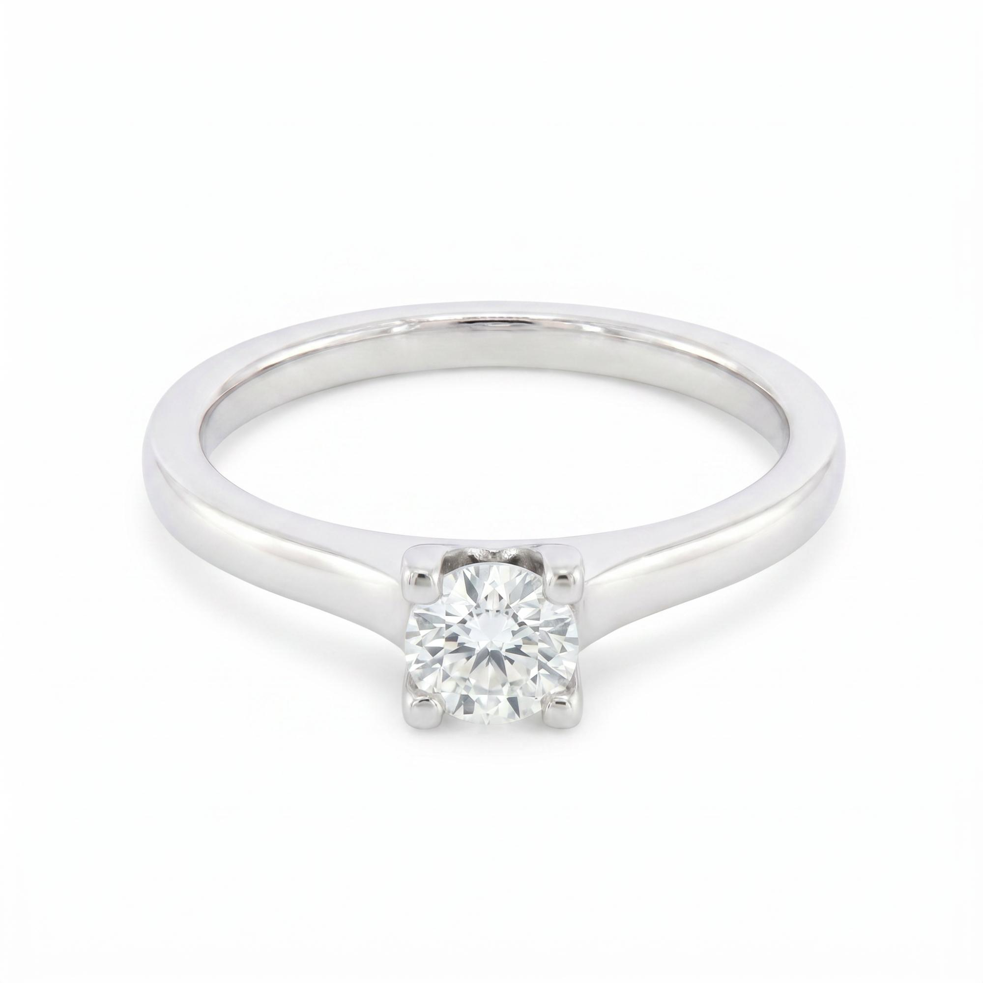 Witgouden verlovingsring met 0.45ct diamant (briljant geslepen)