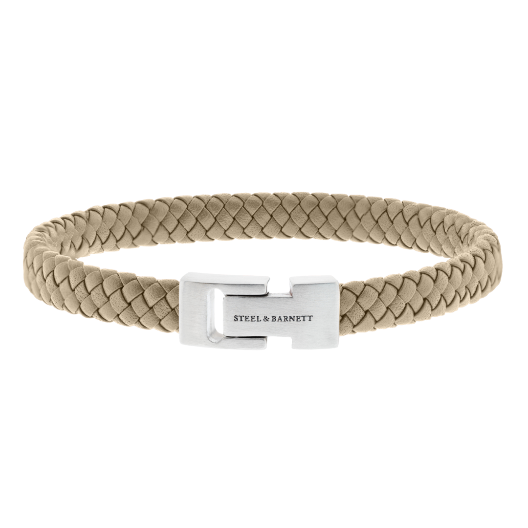 De Steel & Barnett Archie Heren Armband LBA/005 - Ecru is een stijlvolle armband van echt leer in een elegante ecru kleur. Verkrijgbaar in small, medium en large.  Draag deze armband casual of met een nette outfit voor een verfijnde look. Ideaal voor elke gelegenheid.