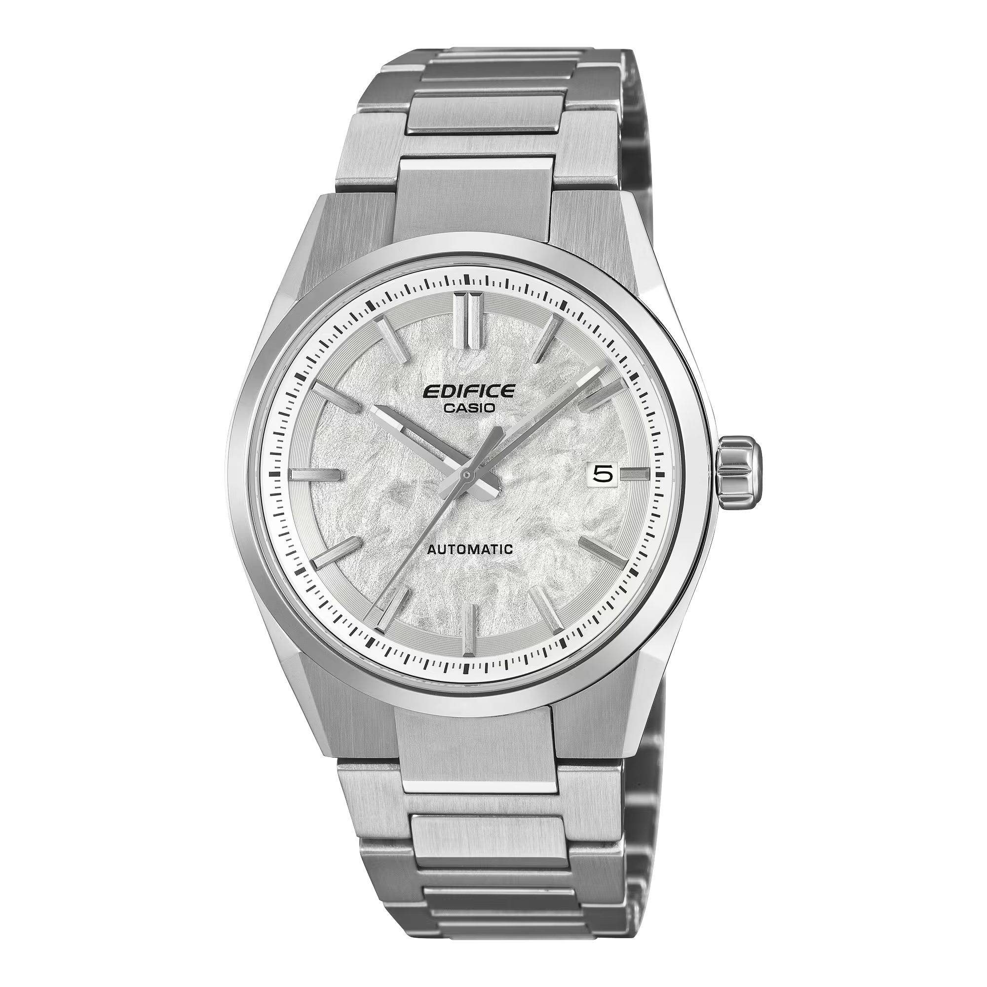 CASIO EDIFICE presenteert een EFK-110D horloge, de favoriet van de sportwagenliefhebber. Deze automatische schoonheid met drie wijzers brengt verfijnde, geraffineerde stijl om je pols.

Het sportieve, maar verfijnde horlogeontwerp heeft een slanke, compacte kast van slechts 38 mm en een wijzerplaat met rijke textuur die is gemaakt met een speciale elektrovormtechniek. Het zeer transparante, krasbestendige saffierglas zorgt voor een heldere aflezing, terwijl de verhoogde indexen en de scherpe lunette en kast het dynamische, maar verfijnde ontwerp compleet maken.

Het automatische uurwerk, gemaakt in Japan, biedt een gangreserve van ongeveer 42 uur. Met een doorzichtige achterkant van de kast die de nauwgezette beweging van het uurwerk laat zien, zul je de unieke aantrekkingskracht van een mechanisch horloge echt begrijpen.

Dankzij de waterbestendigheid tot 10 bar kun jij je richten op spannende dingen, zoals buitenactiviteiten, watersporten of gewoon genieten van je dagelijkse bezigheden.