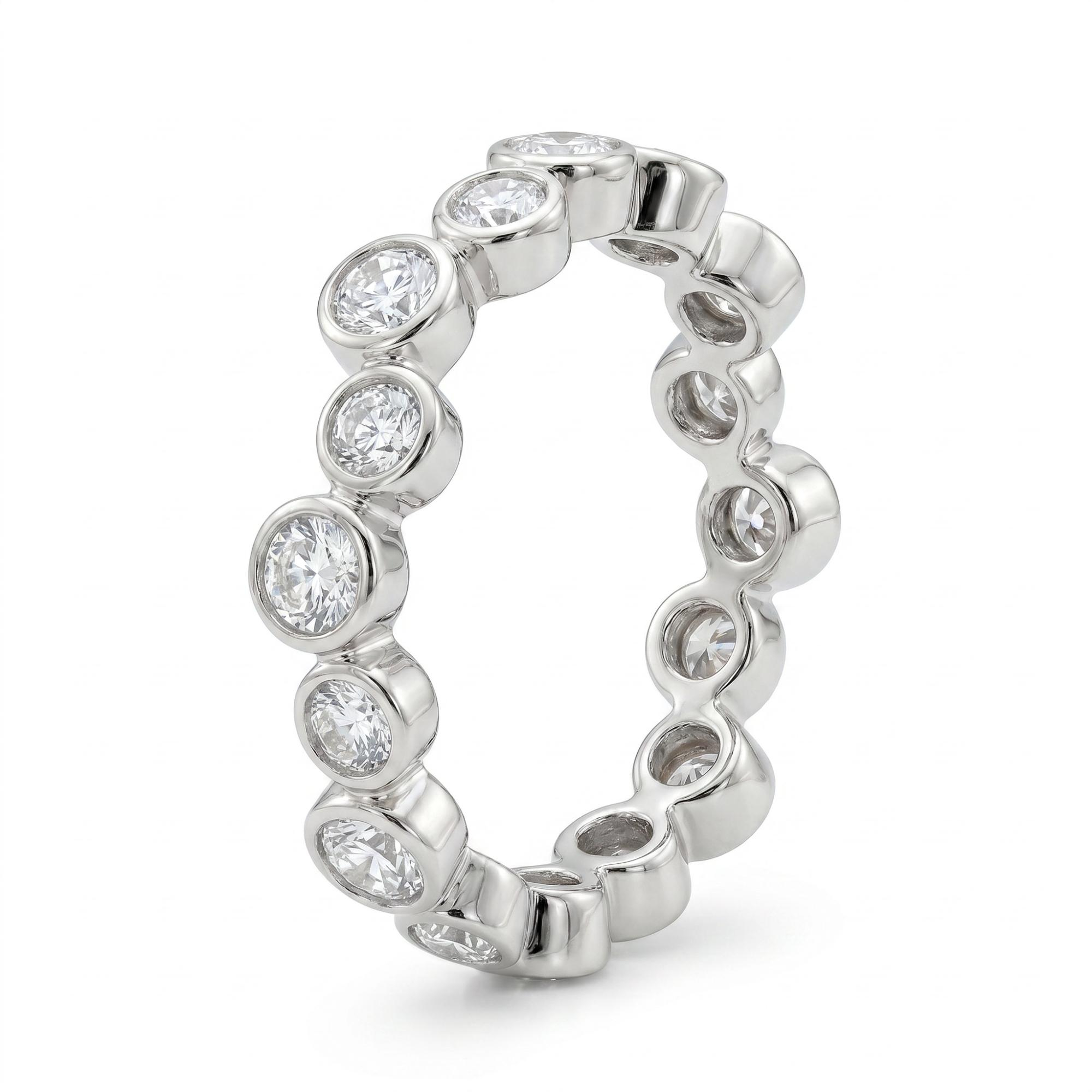 Persoonlijk vind ik dit &eacute;&eacute;n van de mooiste trouwringen die ik ooit maakte. Met een totaal van 1.44ct aan diamant is dit ook &eacute;&eacute;n van de ringen met de mooiste diamant die we al hebben gezet.