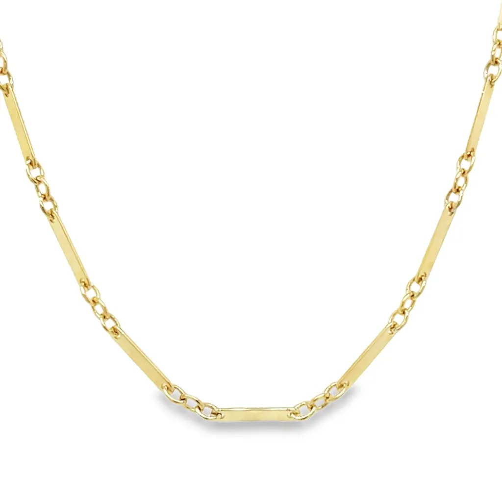 Het 14 karaats geelgouden collier is een fantasierijke ketting. Met een lengte van 450mm valt het prachtig om de hals en is het ideaal voor dagelijks gebruik of speciale gelegenheden. Draag het als een opvallend accessoire over een eenvoudige top of jurk voor een elegante uitstraling.