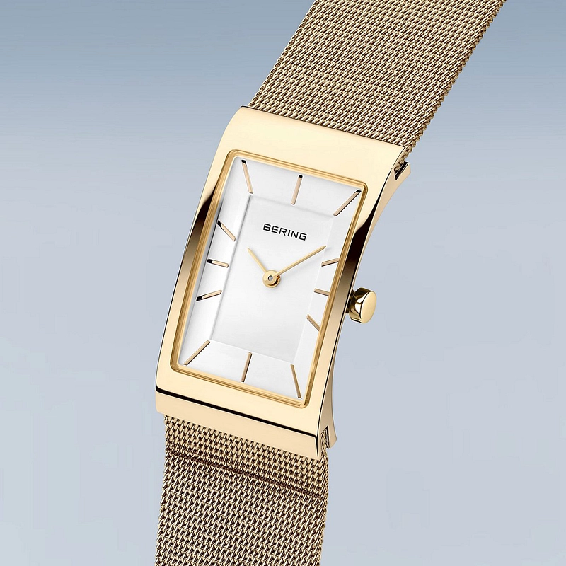 De STALEN DOUBLE DAMES HORLOGE BERING MET DOUBLE BAND 10222-331-S is een stijlvol polshorloge met een uniek dubbel bandontwerp. Perfect voor dagelijks gebruik of speciale gelegenheden. Draag het strak om de pols voor een elegante uitstraling, of iets losser voor een casual look. Combineer met andere sieraden voor een complete outfit.