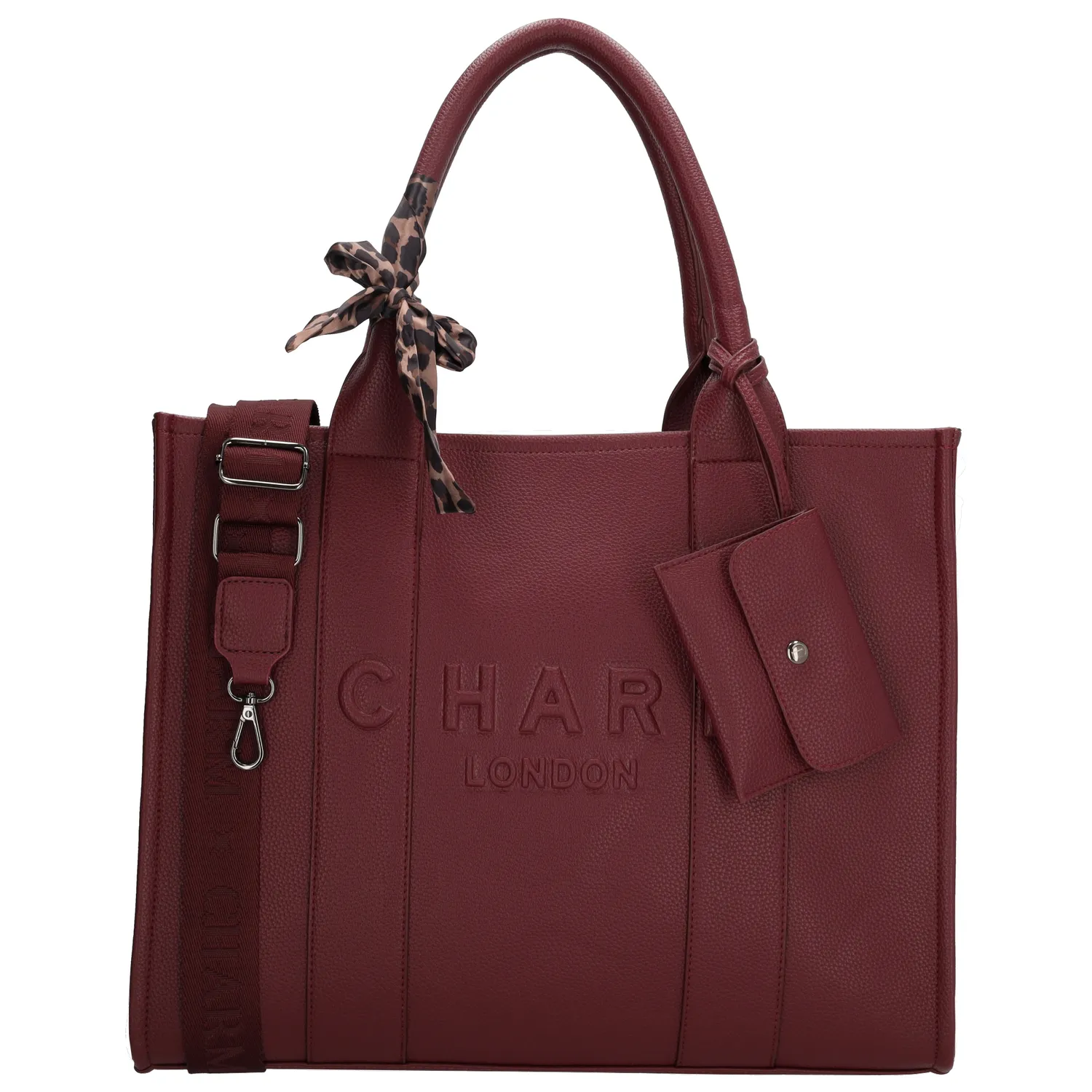 De Charm London Bond Shopper is jouw stijlvolle sidekick voor elke dag. Met een ruim hoofdvak dat veilig afsluit met een rits, biedt deze tas voldoende ruimte voor al je essentials. Dankzij het handige 15.6 inch laptopvak neem je je laptop moeiteloos mee naar werk of studie. De verstelbare en afneembare schouderriem zorgt voor extra draagcomfort, terwijl de interne opbergvakken je helpen georganiseerd te blijven. Gemaakt van stevig imitatieleer, combineert deze shopper functionaliteit met een trendy uitstraling.

Kenmerken:


Geschikt voor 15.6 inch laptops

Ruim hoofdvak met ritssluiting

Intern ritsvak, insteekvak en achtervak voor optimale organisatie

Verstelbare en afneembare schouderriem voor draagcomfort