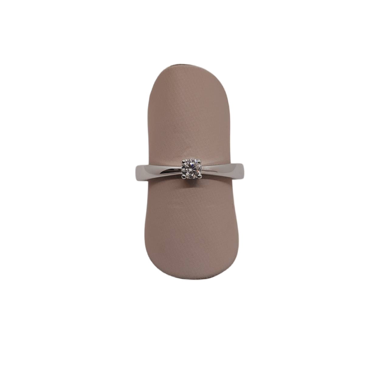 De Diamanten Verlovingsring met modelnummer BREA-0004036 is een prachtige gouden ring met een briljantgeslepen SI1 zuivere diamant van 0,13 karaat in F-kleur. De ring is elegant glanzend afgewerkt. Draag deze ring als perfect symbool van liefde en toewijding. Ideaal als verlovingsring voor speciale gelegenheden. Verkrijgbaar in maat 17.25.