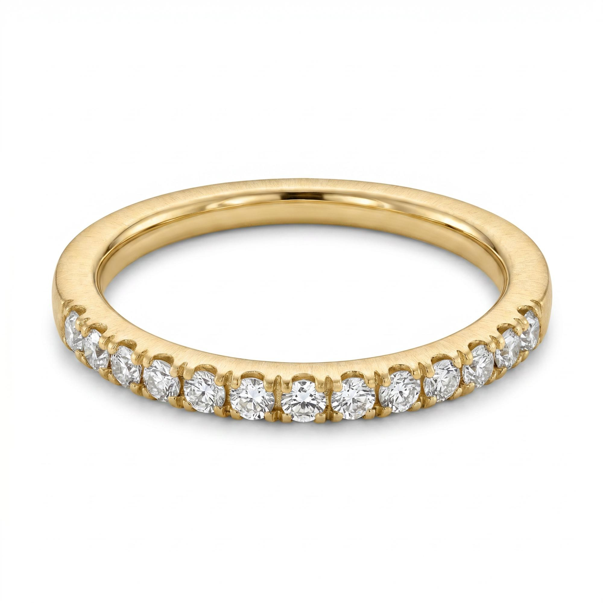 18 kt gg ring met 11 x 0.02ct briljant castle zetting