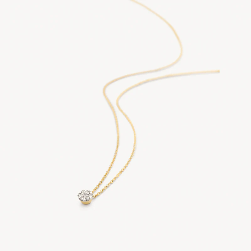 Schitterende diamanten sieren de 14k witgouden hanger aan dit collier van 14k geelgoud. Het karaatgewicht van de diamanten is 0,09 en de lengte van het collier is 42 cm. Draag dit stijlvolle collier op zichzelf of combineer het met andere sieraden met diamant uit onze collectie.