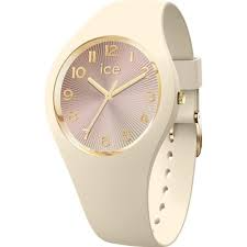 De ICE Watch ICE Champagne - Almond Cappuccino (modelnummer 025928) heeft een ronde plastic-siliconen kast en band in beige en cr&egrave;me. Het horloge bevat een datumfunctie en quartz beweging, is waterbestendig tot 10 ATM en nikkelvrij. Draag deze elegante analoge horloge met Arabische index en roze wijzerplaat casual of stijlvol voor elke gelegenheid.