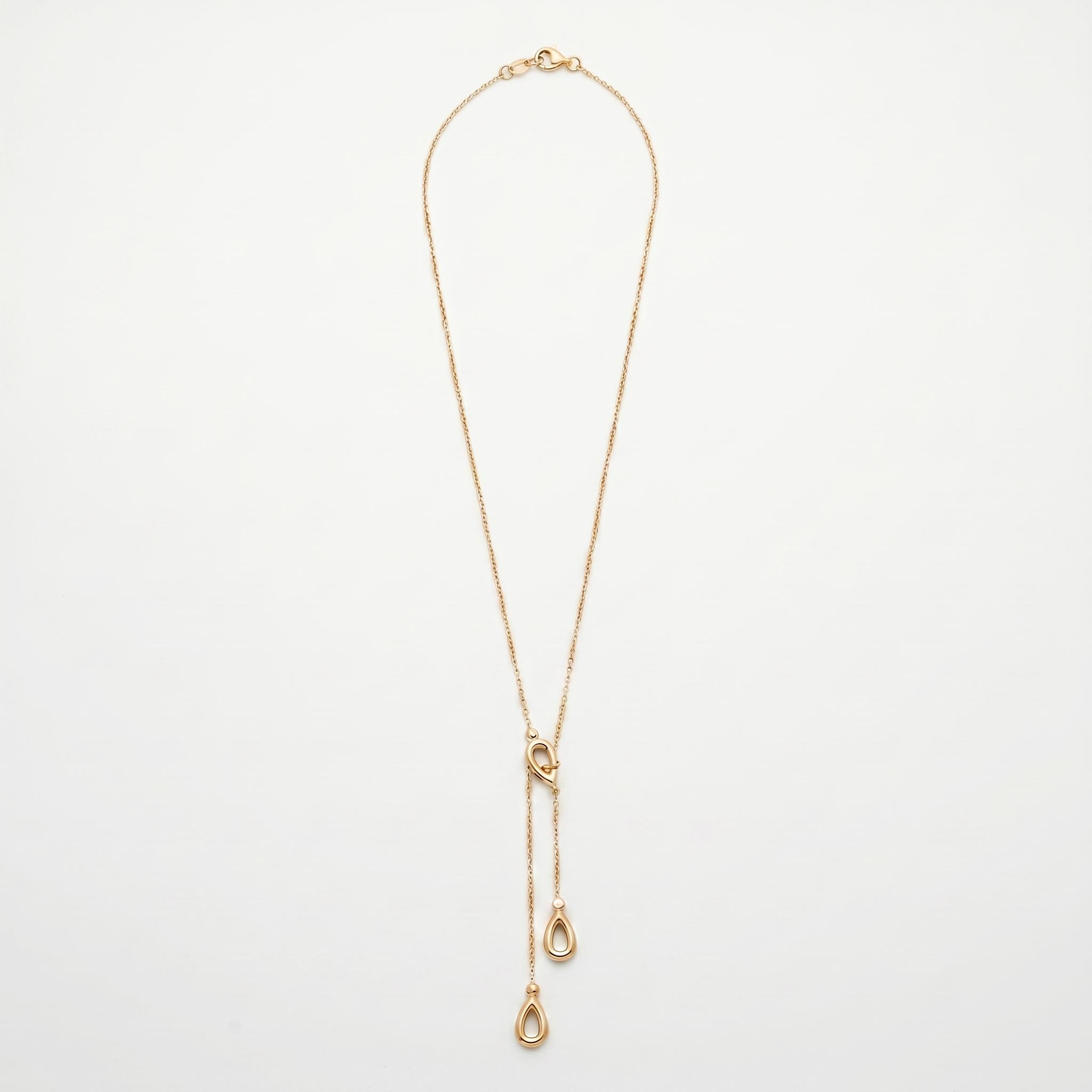 Dit 18 karaat geelgouden collier, modelnummer JRS3343, is gemaakt van hoogwaardig goud en heeft een lengte van 50 cm. De ketting heeft een luxueuze gouden kleur en past perfect bij formele en casual outfits. Combineer het met andere gouden sieraden voor een verfijnde look of draag het solo voor een subtiele elegantie.