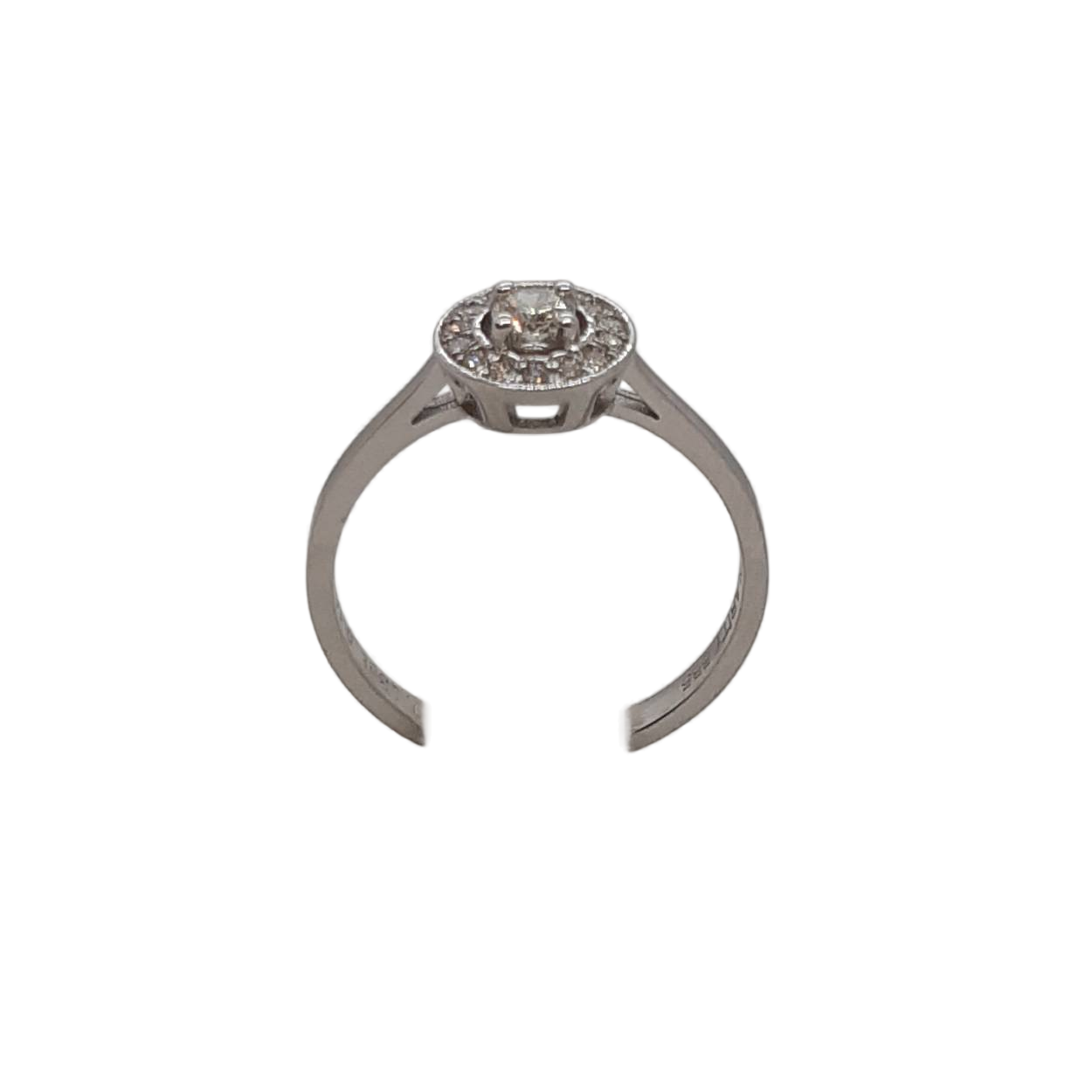 Deze betoverende verlovingsring, model BREA-0002759, is vervaardigd van 14-karaats witgoud en schittert met 15 SI1 zuiverheid, F kleur, ronde diamanten van 0,23 karaat totaal. De glanzende ringmaat 54 is ideaal als symbool van eeuwige liefde. Draag deze prachtige ring dagelijks of tijdens speciale gelegenheden om uw verfijnde stijl te accentueren.