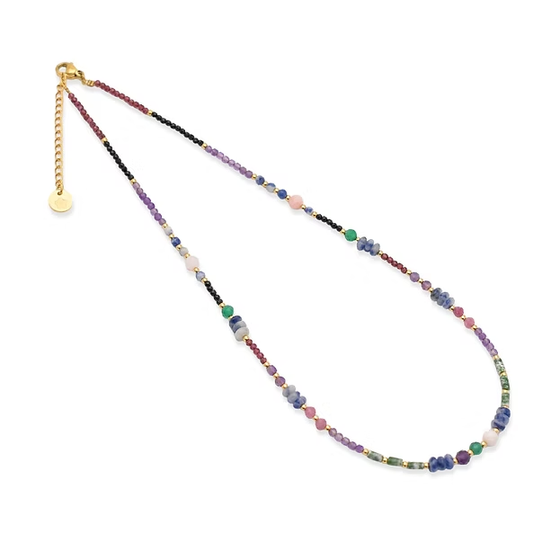 Die Blumenkind Halskette, Modellnummer BGN42GO, besteht aus einer vergoldeten Kette mit bunten Steinen und hat eine L&auml;nge von 40+5 cm. Diese elegante Halskette verleiht jedem Outfit einen Hauch von Farbe und Stil. Am besten tr&auml;gt man sie zu einem schlichten Oberteil, um die Farben der Steine in den Vordergrund zu stellen. Perfekt f&uuml;r jeden Anlass!
