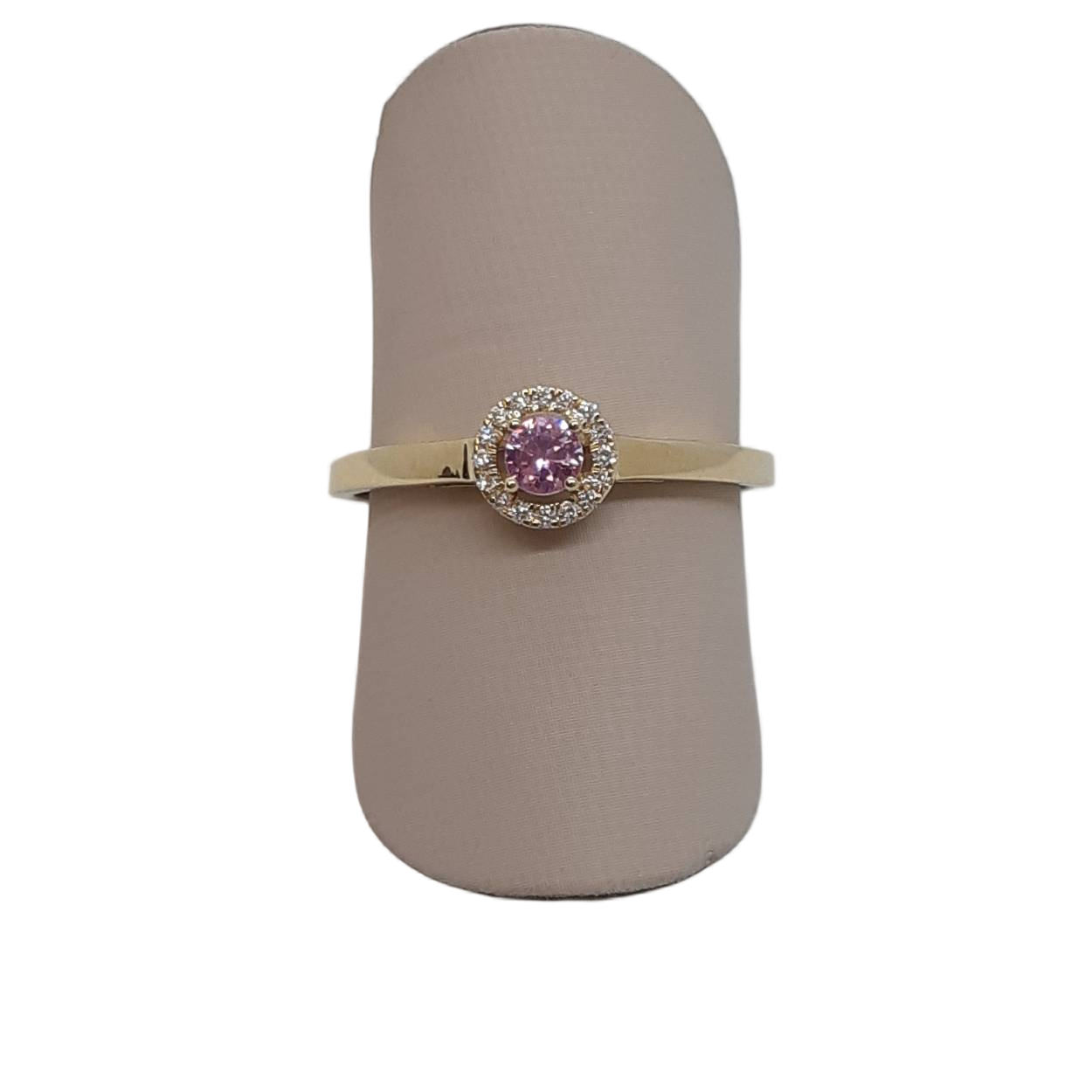 De BREA-0002701 ring is een prachtige 14kt gouden ring met een glanzende afwerking. Deze stijlvolle ring bevat 16 ronde diamanten van elk 0.05 ct en een zuiverheid van SI1, in de kleur H (Wesselton). Perfect voor dagelijks gebruik. Draag deze luxueuze ring om je outfits een elegante uitstraling te geven. Ringmaat: 54.