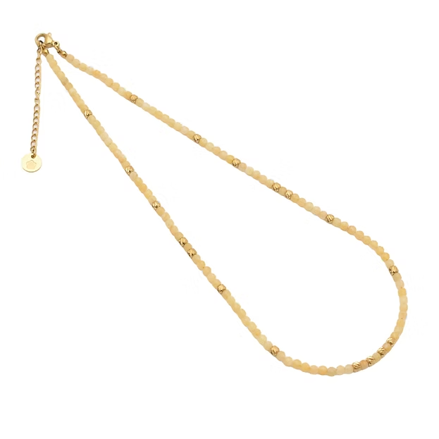 Die Blumenkind Halskette vergoldet gelb (Modellnummer: BGN43GOYE) ist ein elegantes Schmuckst&uuml;ck aus der Kategorie JEWEL, speziell als NECKLACE konzipiert. Mit einer L&auml;nge von 40+5 cm (JEWELSIZE: 400) ist sie ideal f&uuml;r den Alltag oder besondere Anl&auml;sse. Tragen Sie sie als Statement-St&uuml;ck auf einem schlichten Oberteil, um ihrem Look Eleganz zu verleihen.