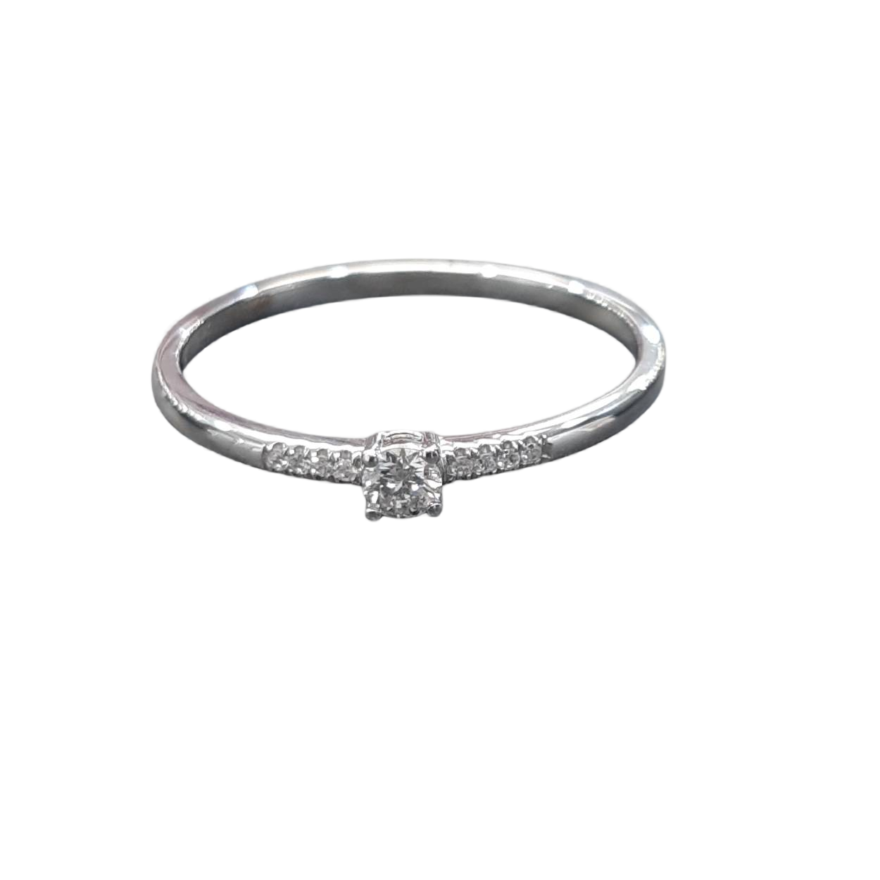 Deze BREA-0002236 ring, vervaardigd uit 14 karaat witgoud, is een prachtig juweel voor een verloving. Met zijn oogverblindende diamanten en glanzende afwerking straalt hij luxe uit. Ideaal te dragen als symbool van liefde en toewijding bij speciale gelegenheden. Zorg ervoor dat je hem met zorg draagt om zijn schittering te behouden. Geschikt voor ringmaat 54.