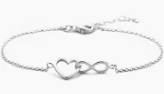 Gerhodineerd 925 zilveren armband met een hart en infinity. De draaglengte is 16cm met een extensie van 3cm. Uitgevoerd met een karabijn sluiting. De schakelbreedte is 1.7mm.