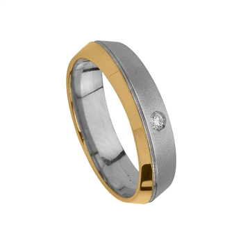 De ring is in witgoud 18 karaat gehamerd en een lijn in geelgoud. &pound;In het grijze gedeelte zit een briljant van 0.35ct