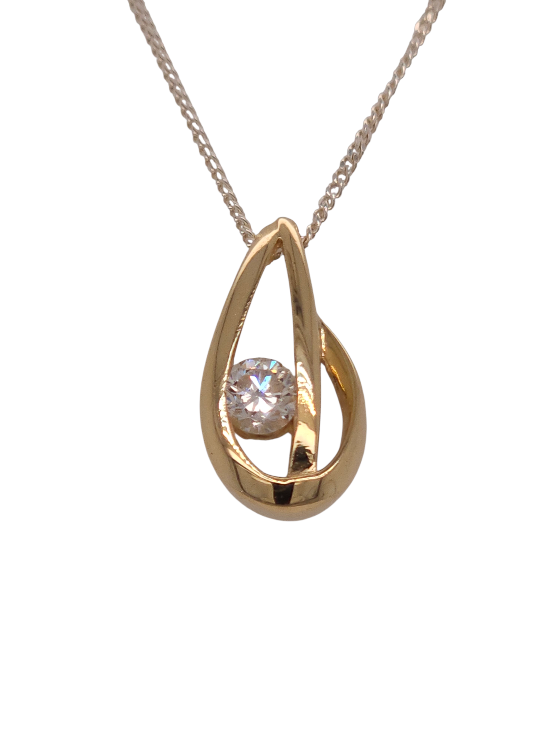 De HB Jubileum 3 is een elegante hanger uit de categorie sieraden. Deze geelgouden hanger met een labgrown diamant (0.25 crt) is onderdeel van onze 25 jarige jubileum collectie. 