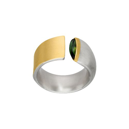 Der Ring besticht durch sein elegantes Design. Als hochwertiges Schmuckst&uuml;ck aus der Kategorie "JEWEL" ist dieser Ring in der Gr&ouml;&szlig;e 57 perfekt f&uuml;r besondere Anl&auml;sse geeignet. Tragen Sie ihn am besten solo, um seine unvergleichliche Sch&ouml;nheit zur Geltung zu bringen, oder kombinieren Sie ihn mit anderen feinen Ringen f&uuml;r einen stilvollen Look.