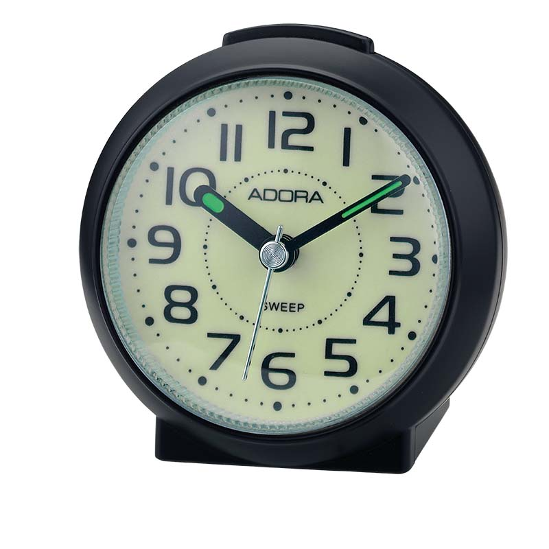 Der Wecker Adora Quarz schwarz, Modellnummer 3-203538-001, &uuml;berzeugt durch seine klare Quarztechnologie und ein elegantes schwarzes Design. Ideal f&uuml;r jede Schlafzimmerdekoration. Tragen Sie ihn nicht - stellen Sie ihn einfach auf Ihren Nachttisch. Perfekt f&uuml;r ein stilvolles und pr&auml;zises Aufwachen. Kategorie: Uhren.
